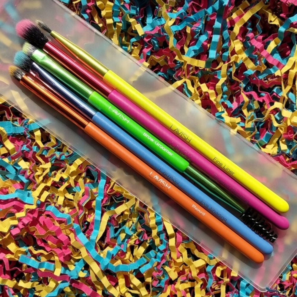 🌟HOST PICK🌟🌸LAVISH 5 Piece Neon Eye Brush Set🌸